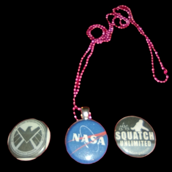 NASA, Squatch Unlimited Themed Magnetic Necklace - Picture 8 of 8